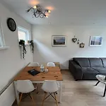 Modern 350 M Zee Lejlighed