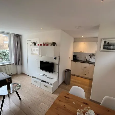 Modern Ingericht - Rust & Op 350m Egmond aan Zee