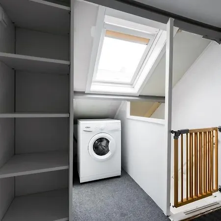 Modern Ingericht - Rust & Op 350m Egmond aan Zee