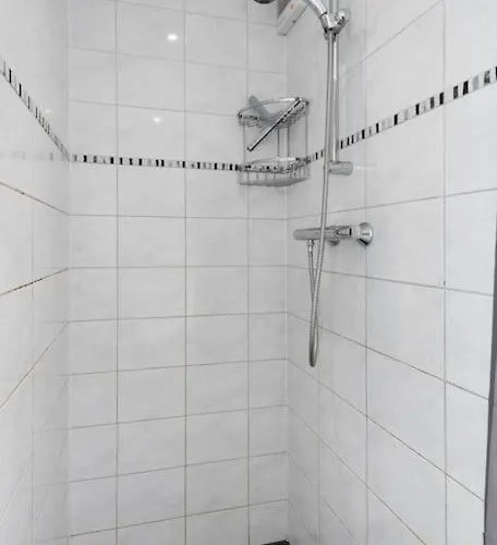 דירה Modern 350 M Zee *