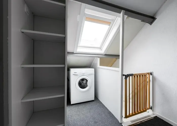 Modern 350 M Zee אגמונד אן זי