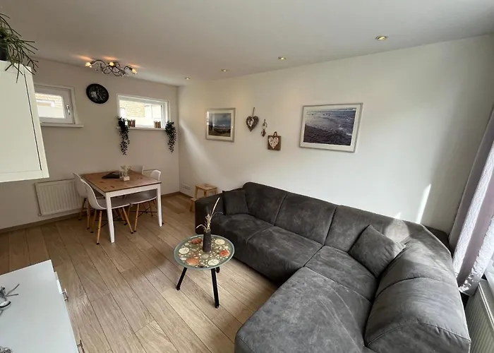 דירה Modern 350 M Zee