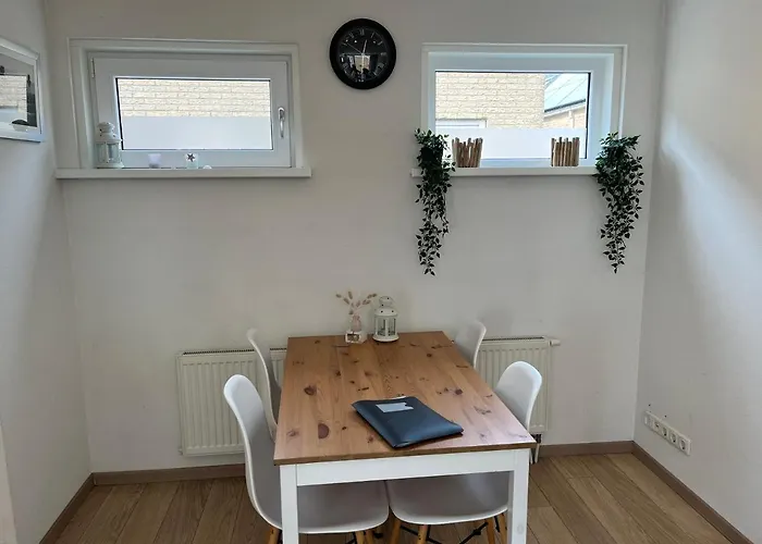 דירה Modern 350 M Zee *