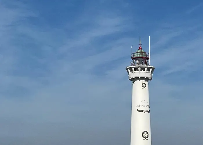 Modern 350 M Zee דירה