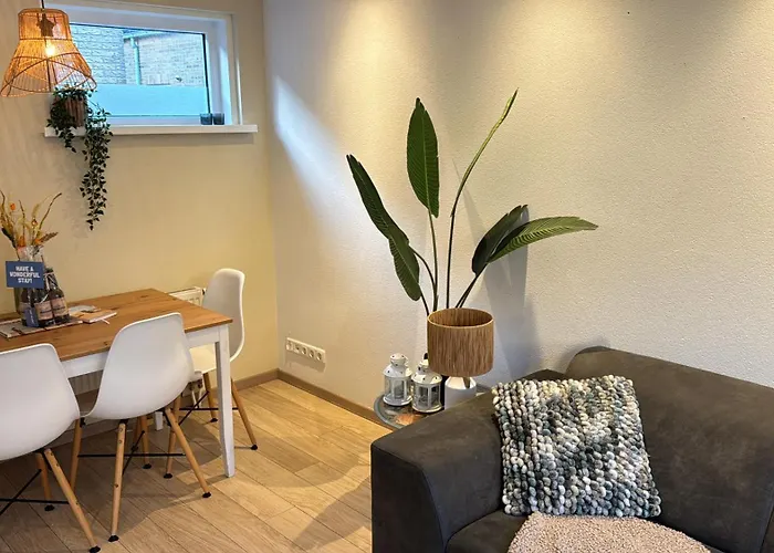 Modern 350 M Zee * אגמונד אן זי