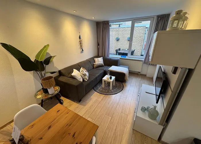 דירה Modern 350 M Zee