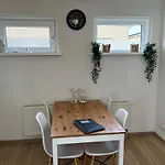 Apartment Modern 350 M Zee *