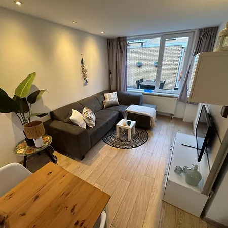 Apartment Modern 350 M Zee